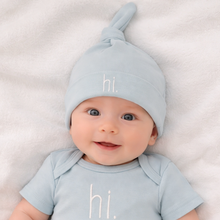 Load image into Gallery viewer, Huggalugs - Hi. Embroidered Surf Blue Knotted Baby Hat - 3-6 months