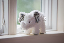 Load image into Gallery viewer, Mary Meyer - Afrique Elephant Musical