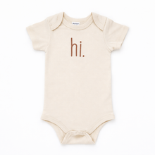 Load image into Gallery viewer, Huggalugs - Hi. Embroidered Pecan Cotton Knit Onesie for Baby - 0-3 months
